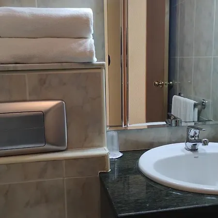 Hotel Ria De Vigo Tierra De Campos 2*